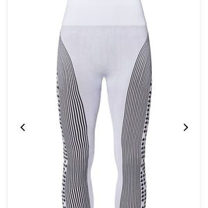 High waisted Fabletics Capri